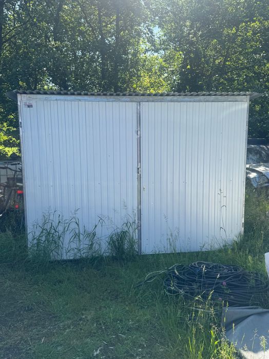Garaż blaszany 3x5 m – ocynkowany, stan bardzo dobry