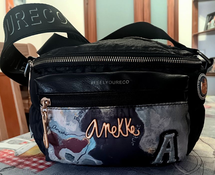 Mala nova tira colo marca anekke