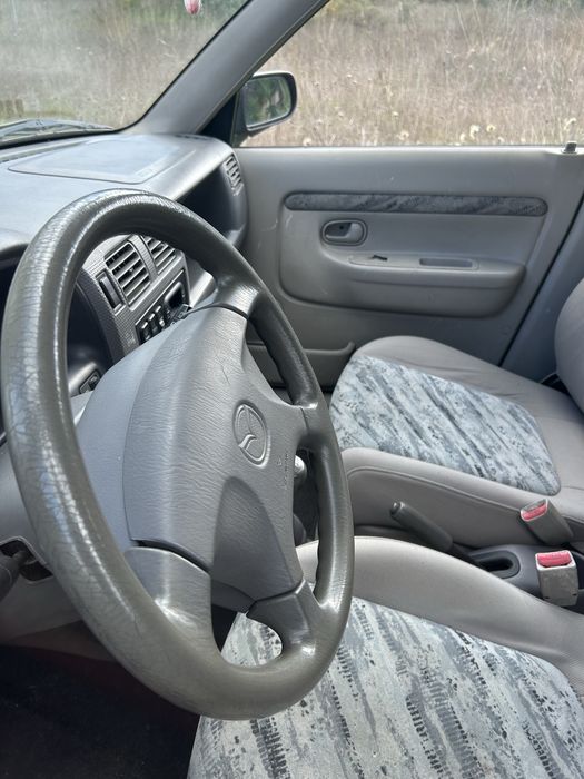Carro Mazda 1998