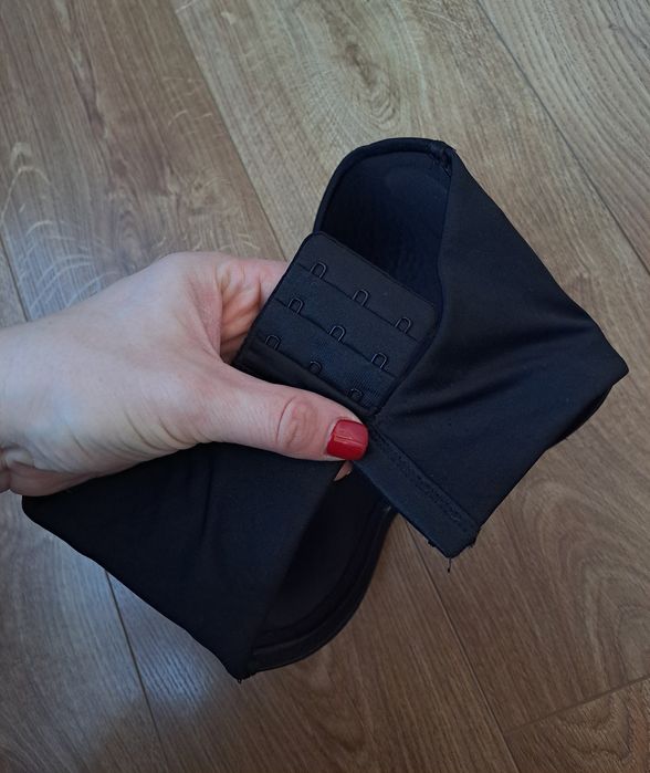 Женский черный бюстгальтер с большой чашкой