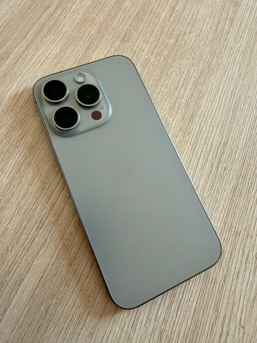 Продам Iphone 15 pro