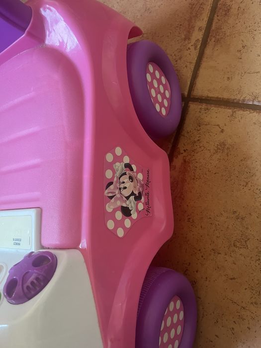 Carrinho andador da Minnie rosa