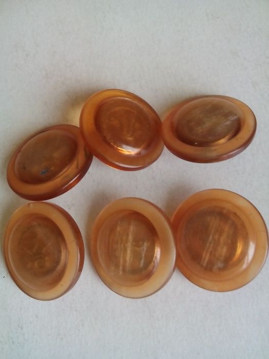 Гудзики виготовлені в СРСР.