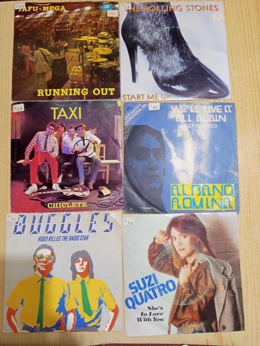 Leitor de discos Philips com colunas e 28discos