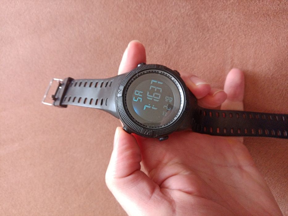 Часы электронные с подсветкой