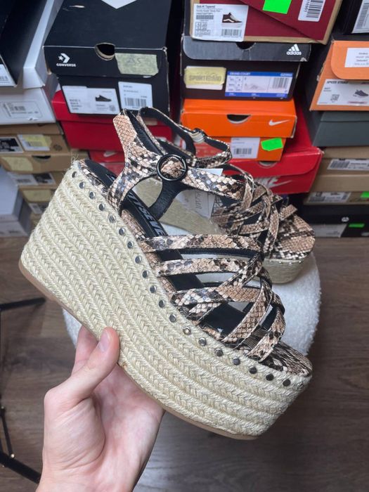 Босоніжки жіночі SIXTYSEVEN. Розмір 38.