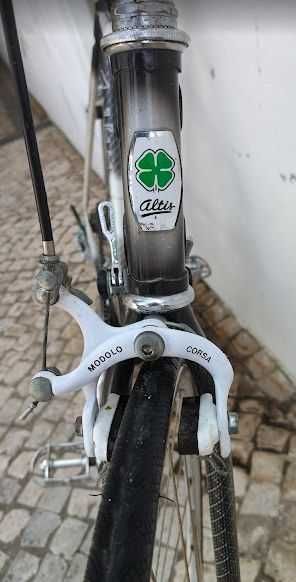 Bicicleta de estrada ALTIS