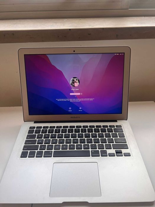 MacBook Air 13” (2015) — super conservado