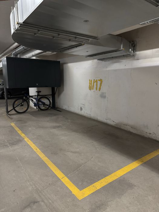 Wynajmę miejsca postojowe