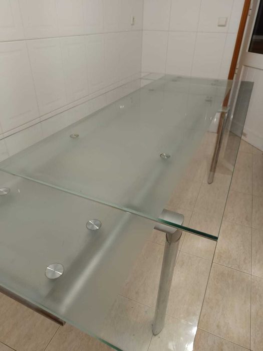 Mesa de vidro ou sala