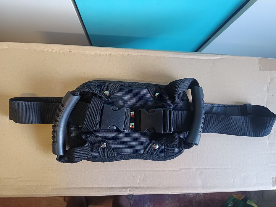 Suporte para criança para andar á pendura de mota