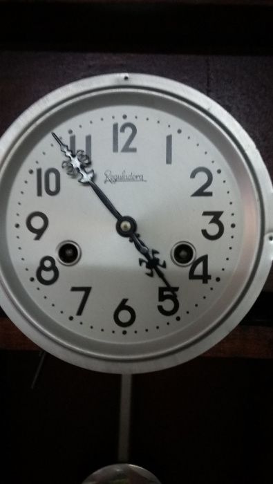 Relógio de parede Reguladora