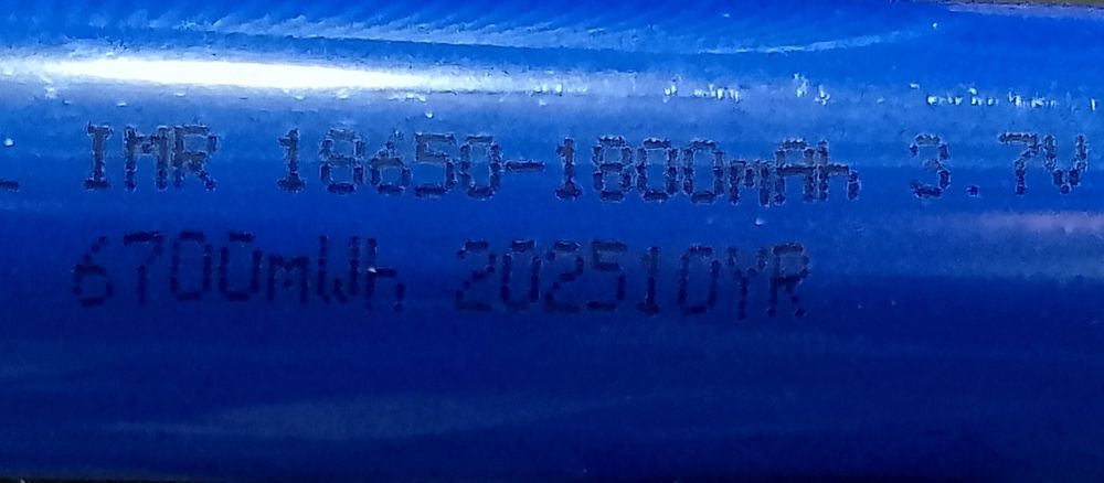 Лампа аварійна світлодіодна LED 12Вт Е27 з аккумулятором 1800мА-год