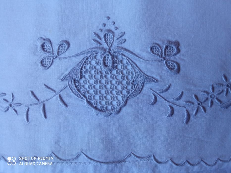 Lencois bordados a máquina pedal
