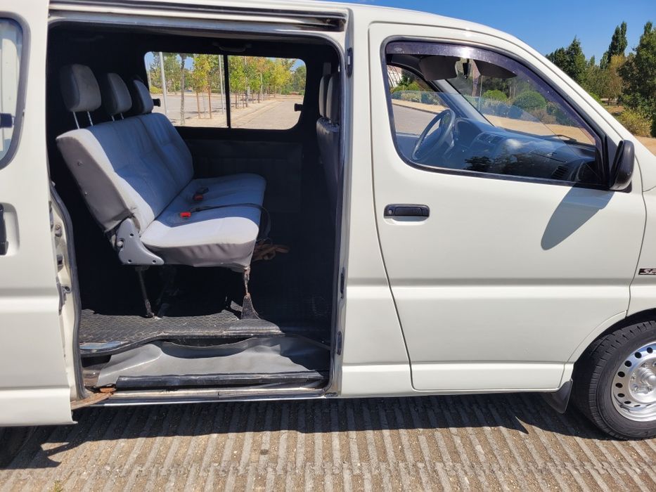 Toyota Hiace 2.5d com 6 lugares