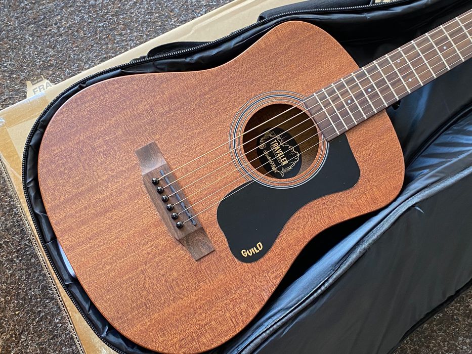 Guild Traveler + Gig Bag (Nova)