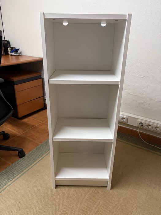 Estante branca IKEA