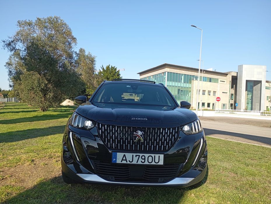 Peugeot 2008 GT 1.2 PureTech 130cv EAT8 | Teto Panorâmico | 81.000 km