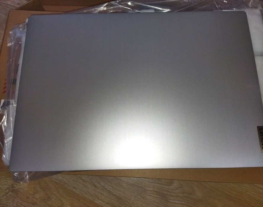 Portátil Lenovo IdeaPad 3