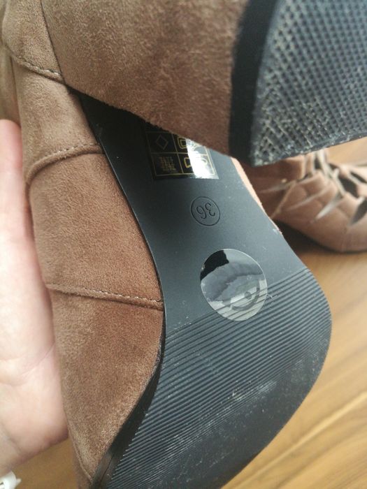 Beżowe botki z ekozamszu