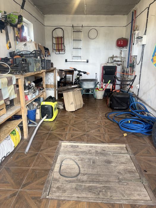 Продам житловий будинок з ремонтом та підвалом від власника