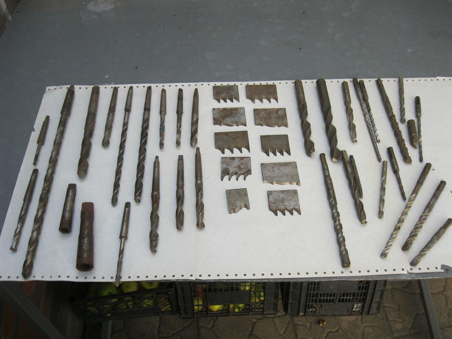 Продам сверла токарные фрезы