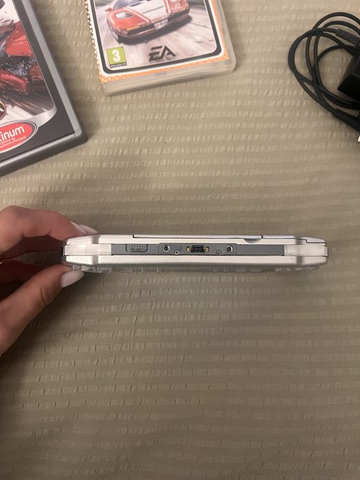 PSP Sony Portable + 2 Jogos