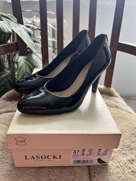 Buty na obcasie Lasocki