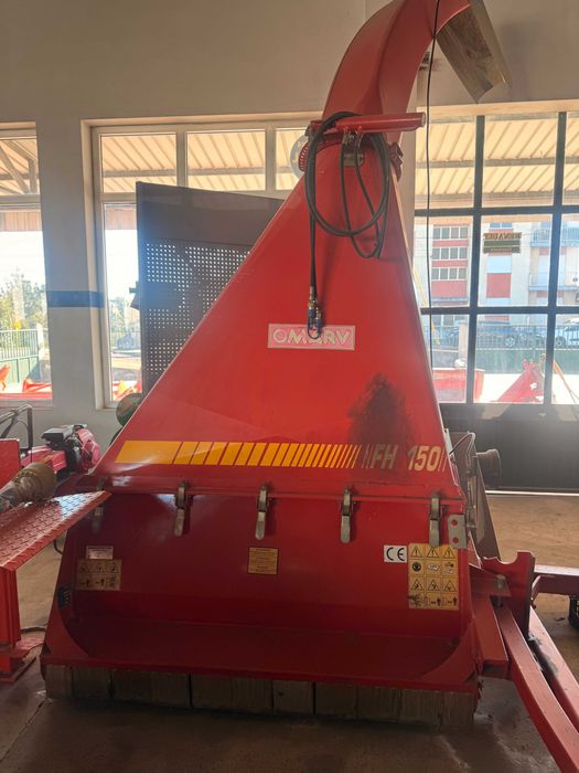 Máquina agrícola corta furrragem OMARV