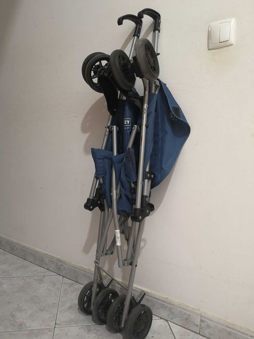 Vendo Carrinho-bengala Bebé Zippy