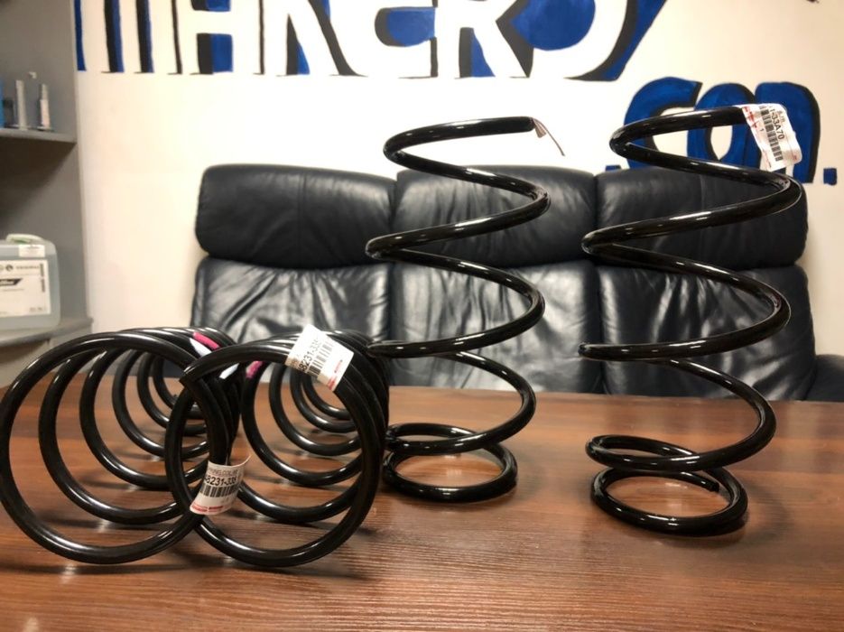 пружина передняя и задняя на Toyota Camry 40 ( оригинал )