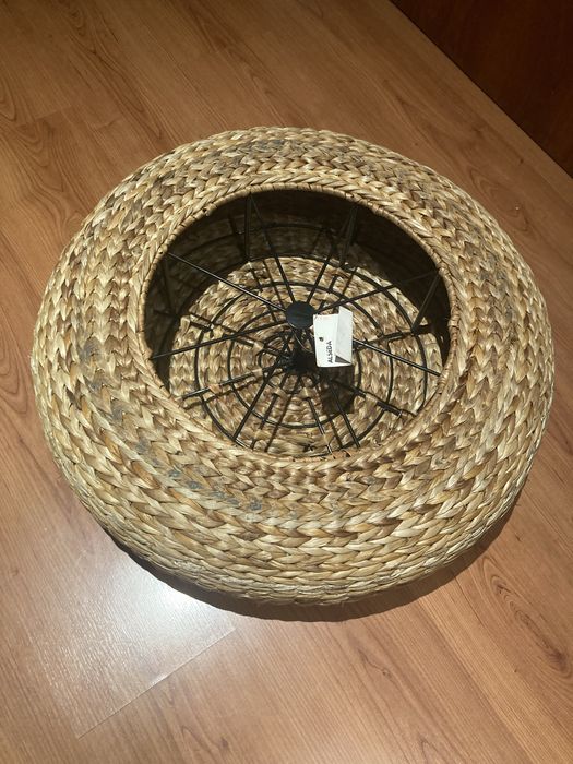 Puff de jardim em rafia
