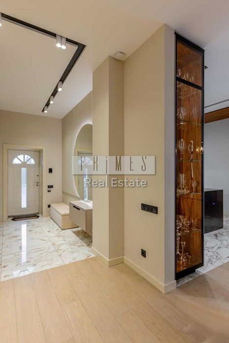 Продаж /Сучасний будинок / пер. Лісовий, Хотів