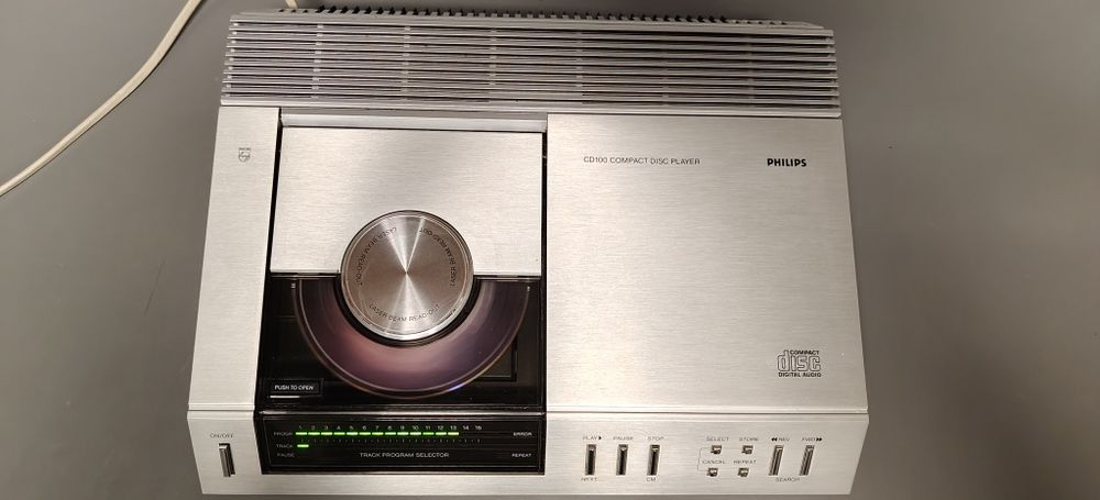 Audiofilski odtwarzacz CD PHILIPS CD-100. Analog 2xTDA 1540
