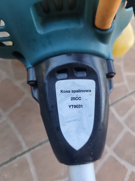 Kosa spalinowa z usterką