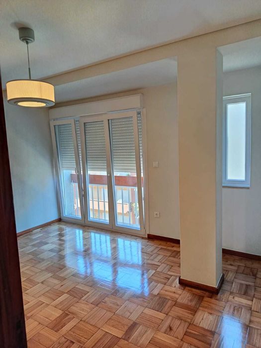 Apartamento T1+1 renovado em zona central (Rua 25 de Abril)