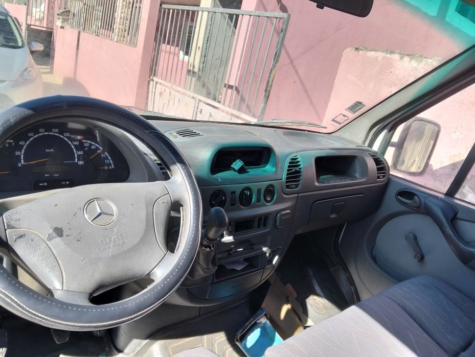 Mercedes sprinter 208 CDI 2002 com 220 mil km riais