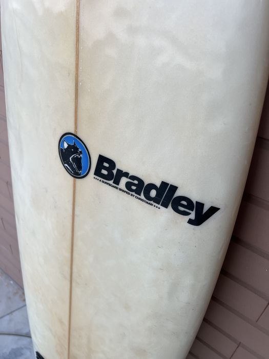 Prancha de Surf 5’11 c/quilhas, deck e leash