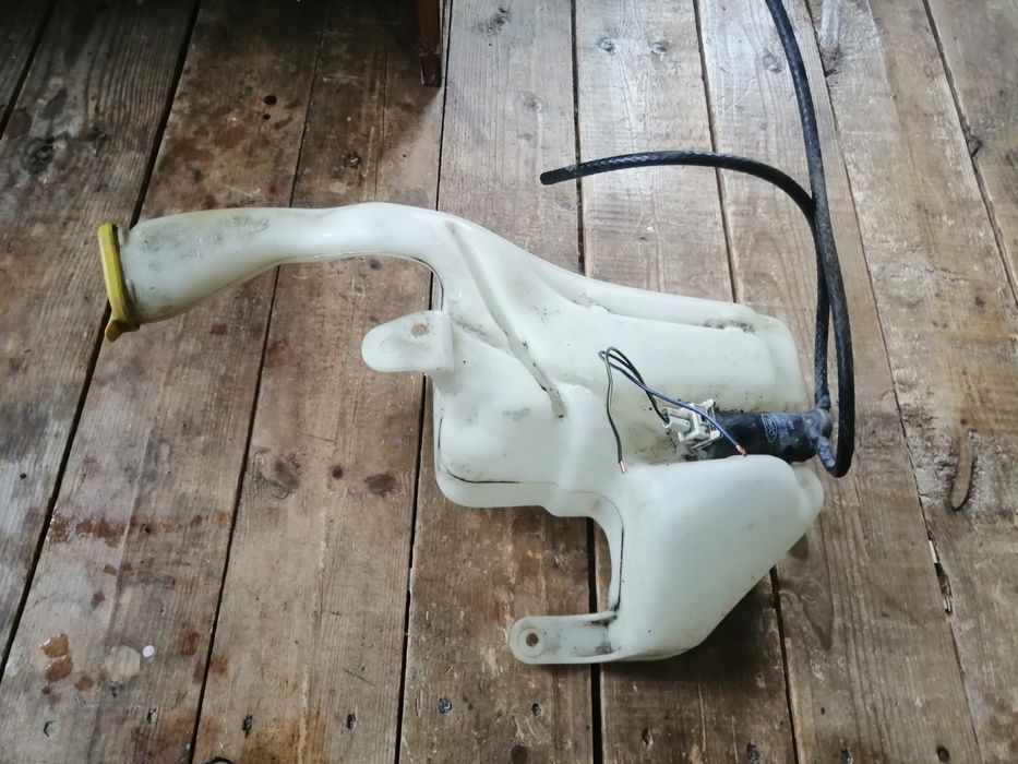 Бачок для омивача скла на ФОРД ЕСКОРТ 95