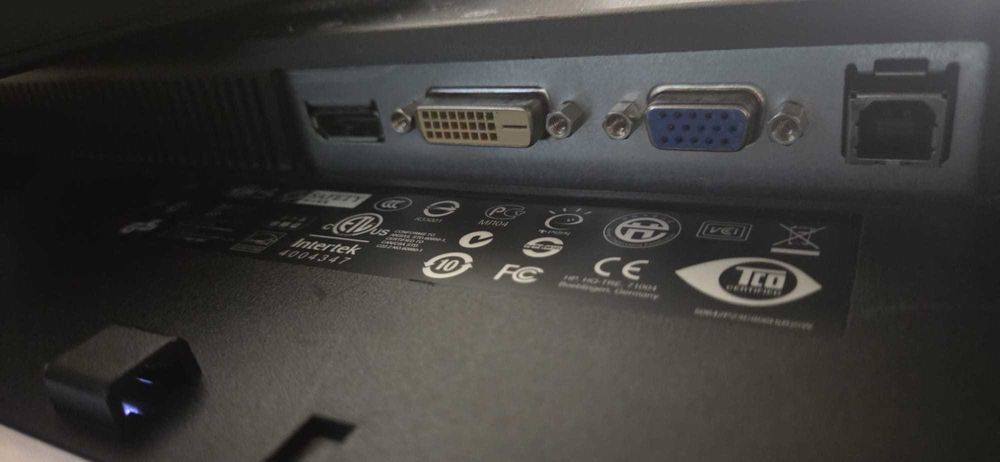 Monitor HP compaq LA2306x445837692256266242