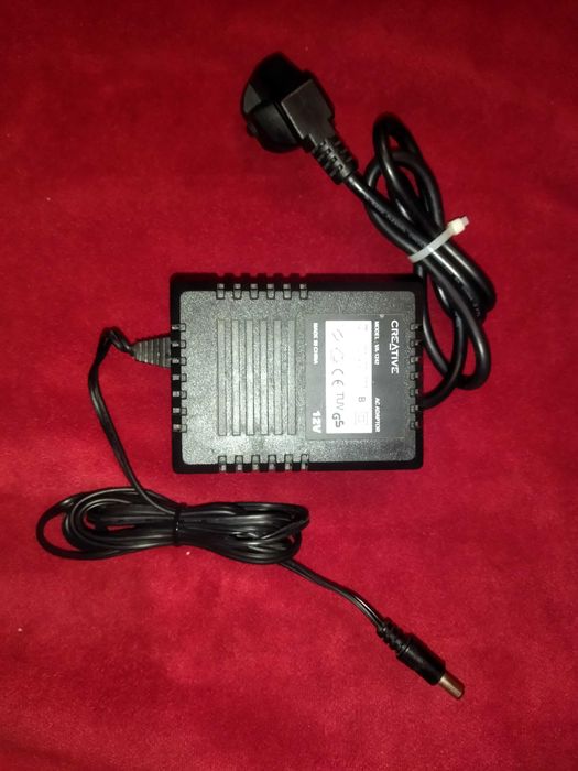 Акустика Creative блок питания 12V 4.2A.