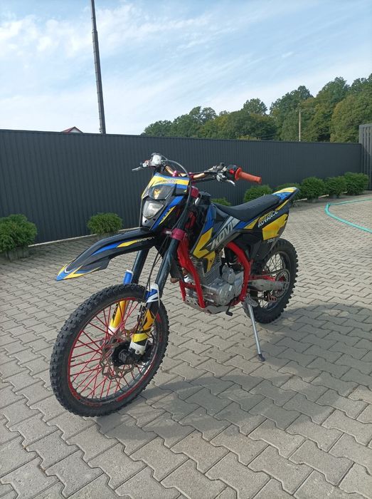 Продам мотоцикл кові адванс 300