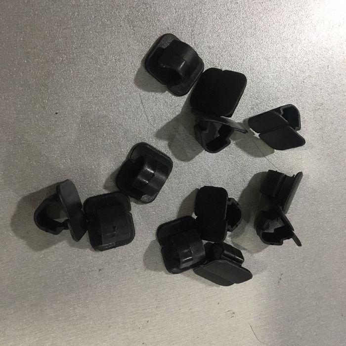 шумка капота Skoda Octavia А5 1z0863831, 1z0863831A