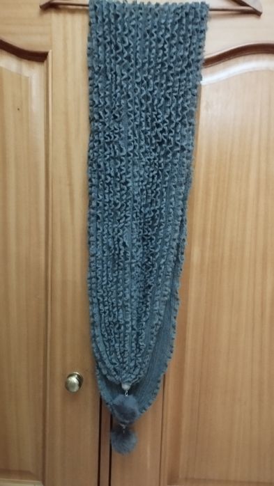 Cascol novo cinzento, com ponpons