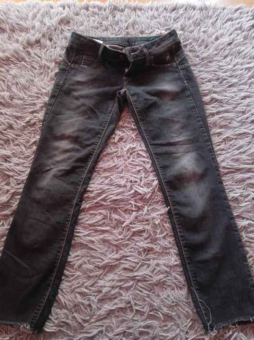 Jeansy do kostek, rurki