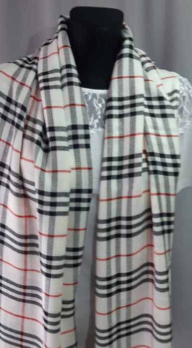 Burberry оригинальный шелковый шарф