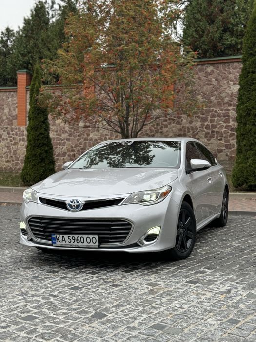 Пасажирські перевезення, індивідуальний трансфер на Тойота  Авалон