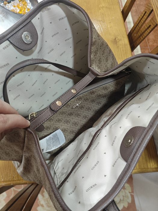 Guess Victoria Logo Shopper (castanho multi) nova