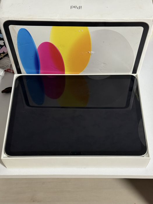 Продаю айпад, кого цікавить пишіть !