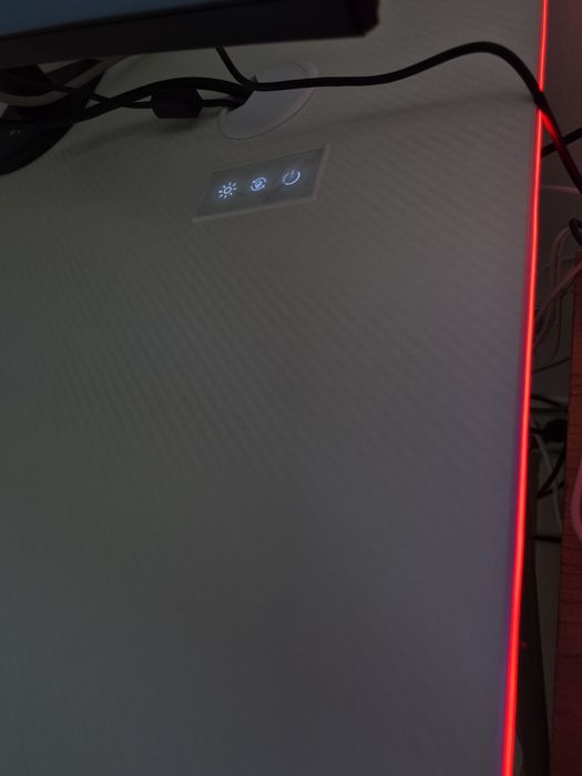 GTX 709W Luminus Secretária Gaming RGB
